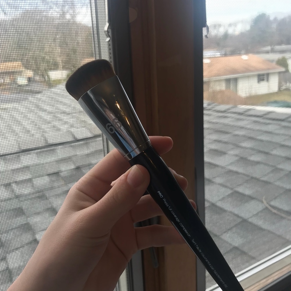 Sephora 66 dense foundation brush